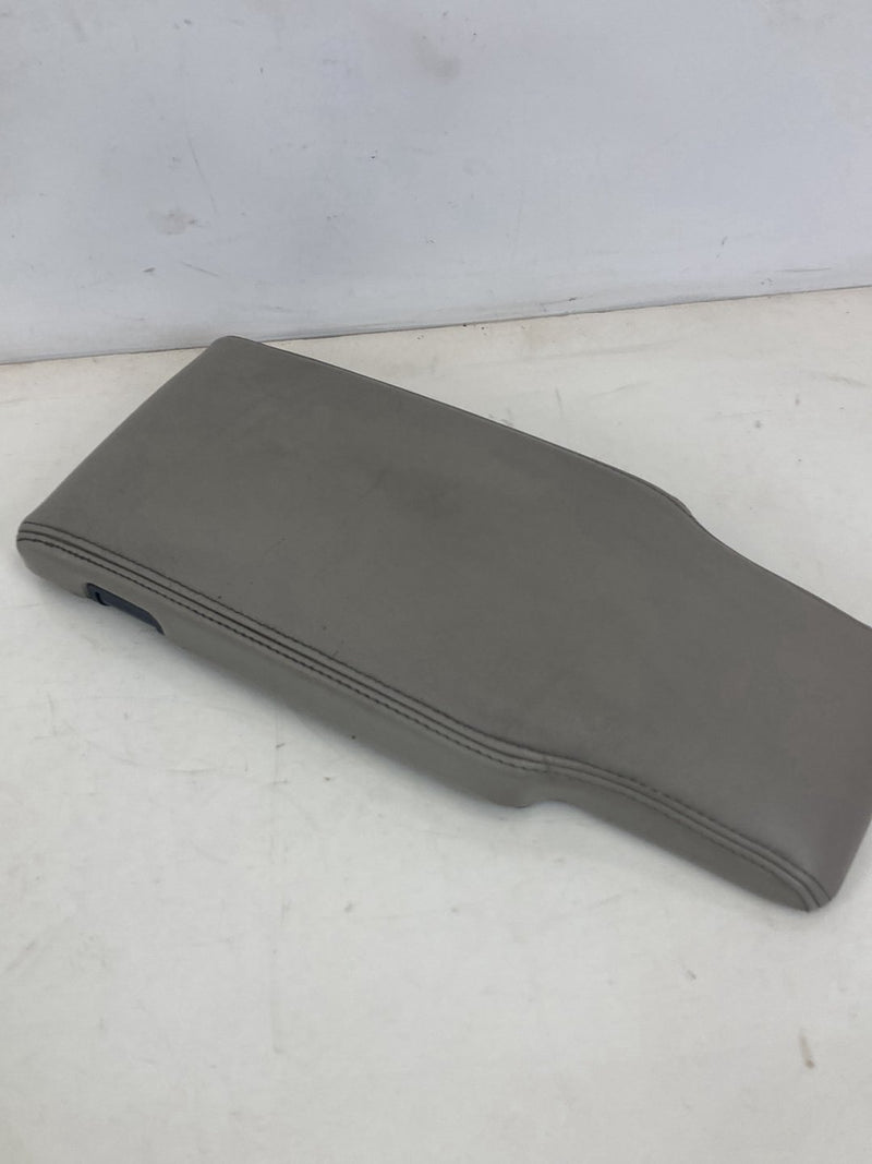 2002-2005 Lincoln Town Car Signature Armrest Center OEM #5126M