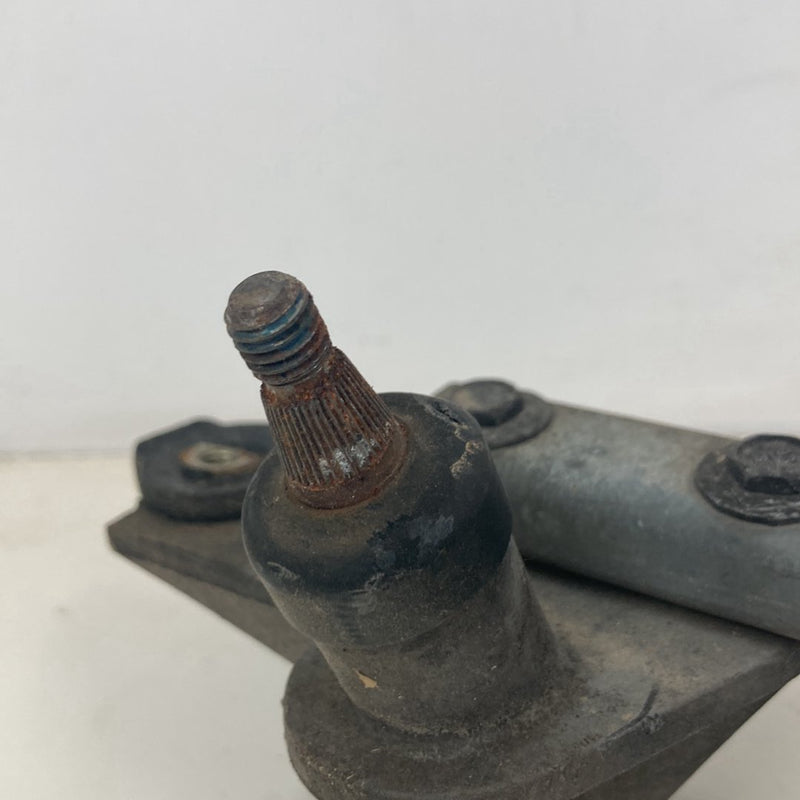 2007-2014 Chevrolet Silverado GMT900 Windshield Wiper Linkage MotorOEM #5340M