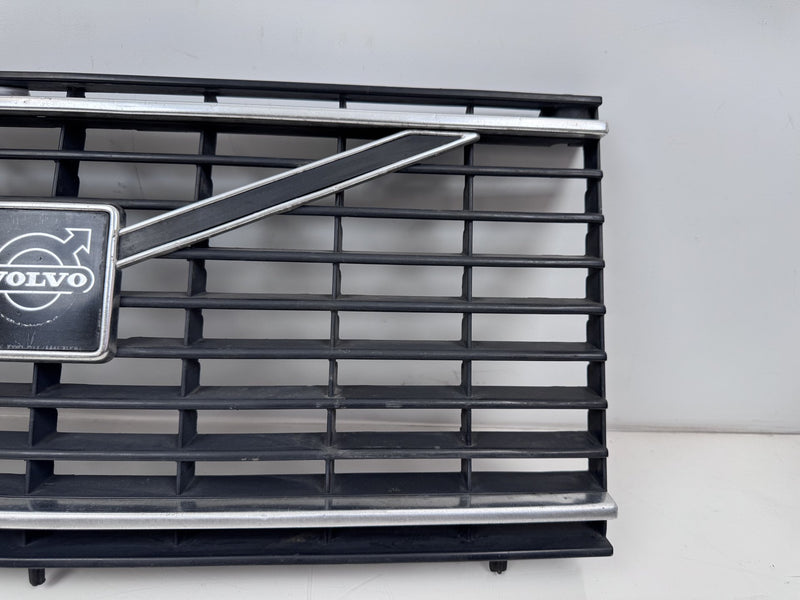 TV Screen Volvo 240 Headlights w/Flathood Eggcrate Grille