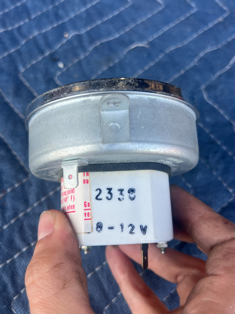 1967-1974 Volvo 140 142 144 145 Dash Dashboard Center Clock Assembly OEM #4908EM