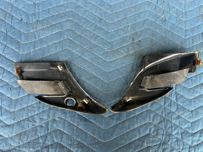 1999-2007 Chevy Silverado 15045455 Windshield Cowl Caps Trim Finish OEM #1551CN