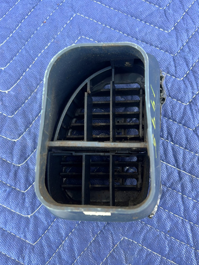 1995-1998 Chevrolet Silverado - Dash Vent PN: 15959761