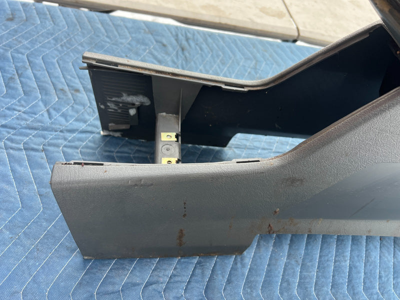 1989-1995 Volvo 740 940 Sedan Center Console Assembly Arm Rest Gray OEM #3709EM