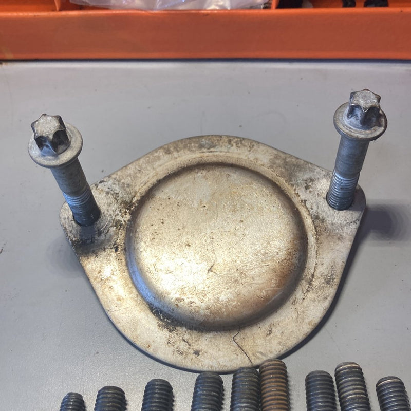 2003-2007 BMW 545i E60 Bell Housing Hardware ZF Transmission OEM #4991M