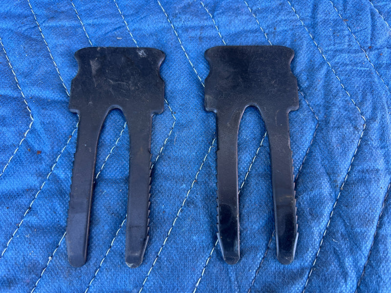 1986-1993 Volvo 240 244 Sedan Dash Wiring Harness Retaining Clips OEM #4252EM
