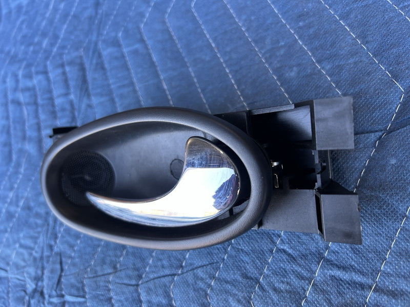 1998-2003 Jaguar XJR XJ8 Passenger Rear Interior Door Handle w/Speaker #4592E