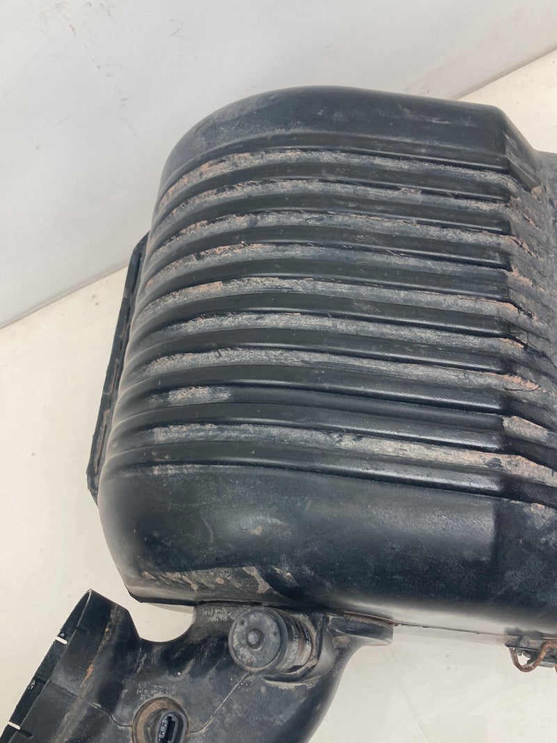 1996 Chevrolet Silverado GMT800 - Air Filter Box PN: 15713003