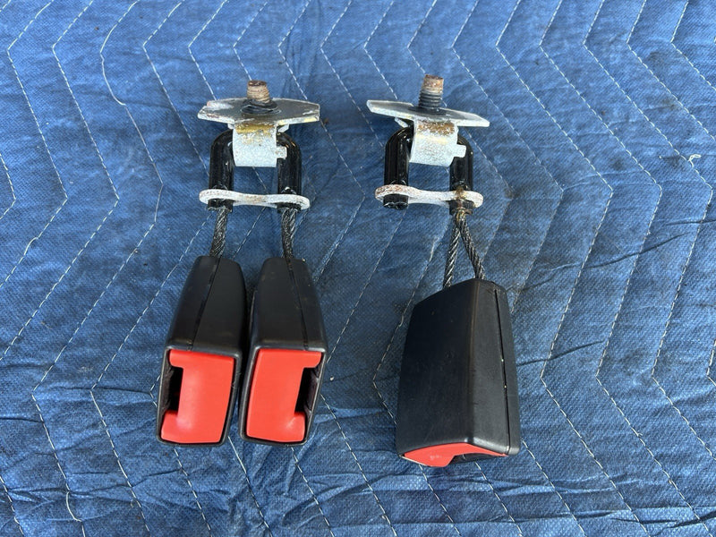 1998-2003 Jaguar XJR XJ8 X308 Rear Seat Belt Buckle Receiver Set Of 3 OEM #4702E