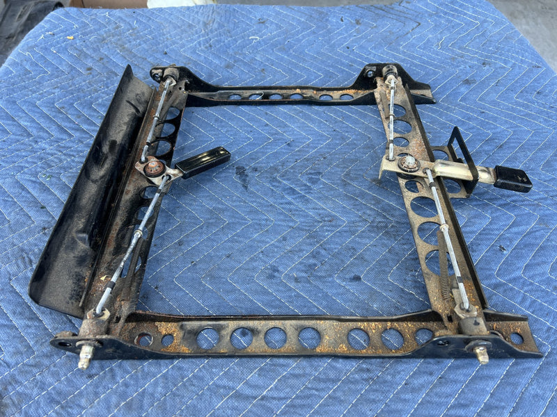 Volvo 240 - Seat Base