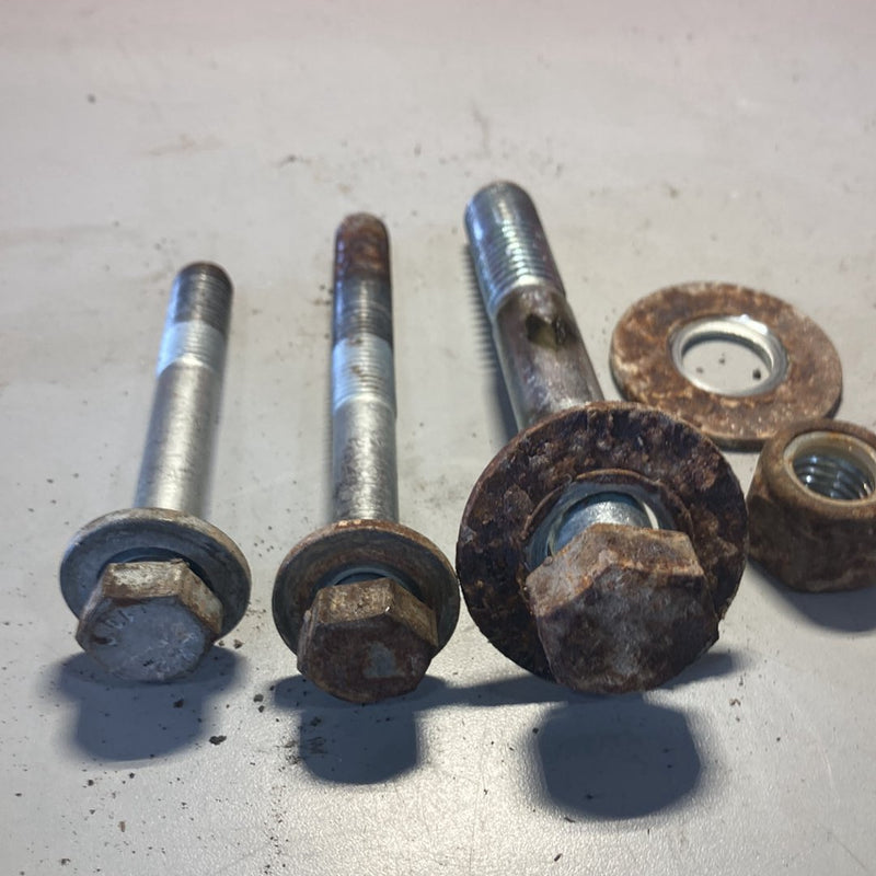 2003-2007 BMW 545i E60- Differential Hardware Bolts Mounting OEM #4988M