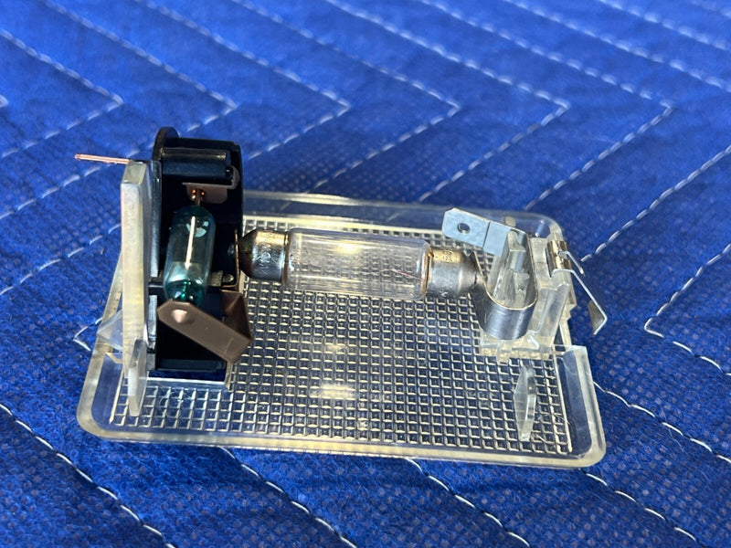 1984-1989 Volvo 740 760 Sedan Dome Map Vanity Light Lamp Assembly OEM #1635EM