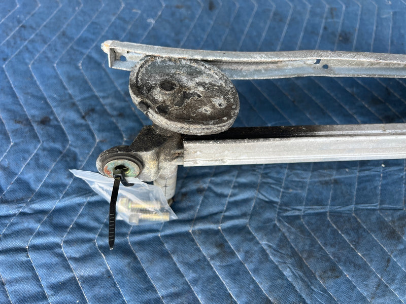 1989-1995 Volvo 740 940 Sedan Windshield Wiper Transmission 3518129 OEM #3708EM