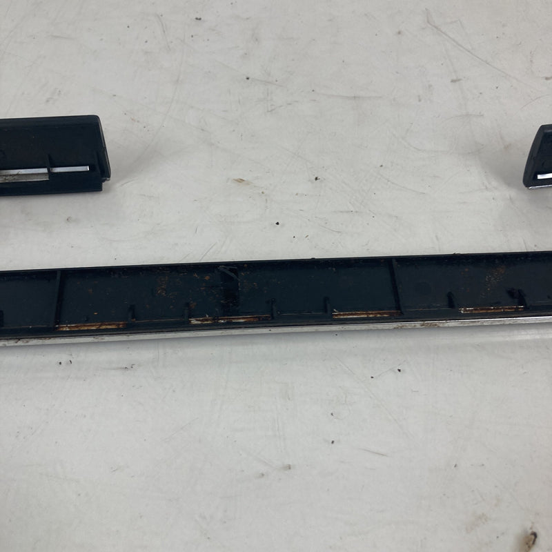 1981-1985 Volvo 240 245 Dash Vent Trim 1202251 OEM