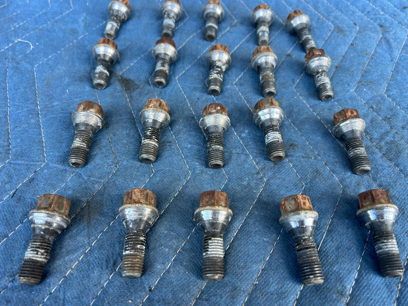 2000-2005 BMW 330xi 325xi E46 Wheel Stud Lug Nut Bolt Set of 20 OEM #4799EM