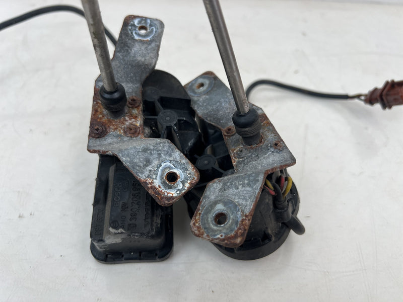 1998-2000 Volvo S70 V70 XC Front Headlight Lamp Wiper Motor Pair OEM #6856EM