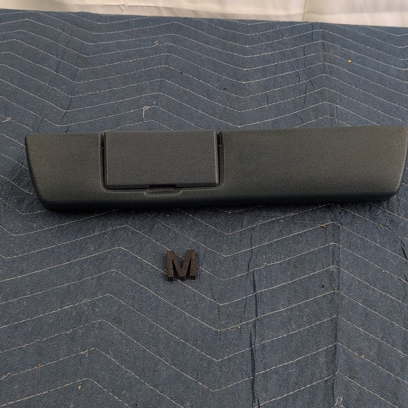 1988-1994 Chevrolet K1500 Armrest RH Ashtray 46572R OEM