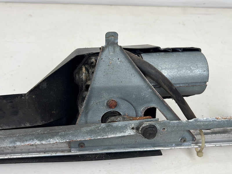 1990-1992 Volvo 740 940 Windshield Wiper Motor Transmission Linkage OEM #5899EM