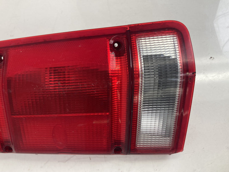1999-2004 Land Rover Discovery II L550 Tail Light Right Assembly OEM #5073M