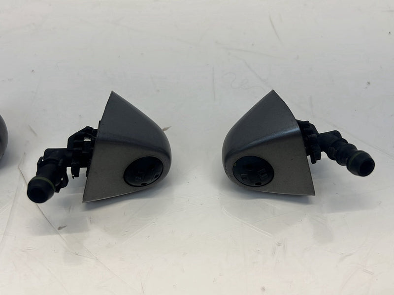 2006 BMW X5 E53 - Headlight Squirter