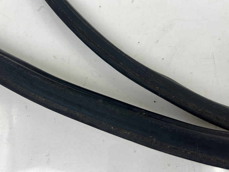 1990-1992 Volvo 740 745 940 Wagon Rear Hatch Weatherstripping Seal OEM #5952EM