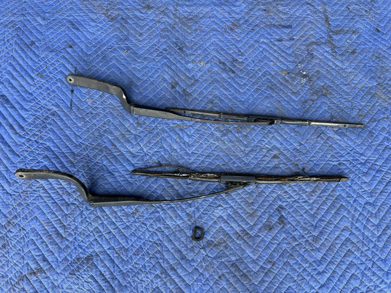 1993-1997 Volvo 850 850R Windshield Wiper Arm Pair Left & Right OEM #4441E