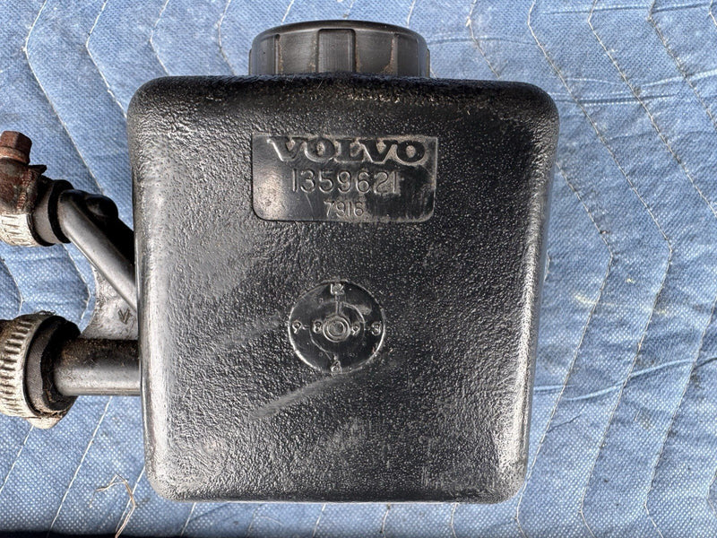 1986-1993 Volvo 240 244 245 Power Steering Fluid Reservoir & Cap OEM #4897E