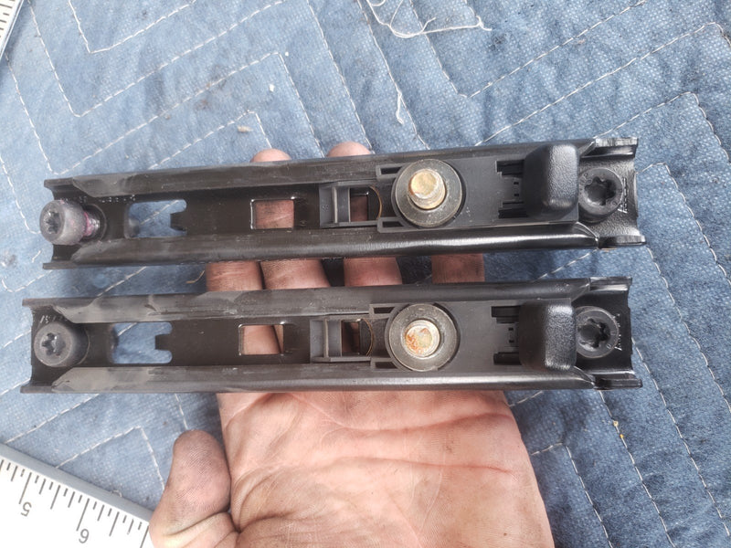2000-2005 Chevy Impala RH & LH Seat Belt Adjuster Pair 1032260 23156C OE #2168CN