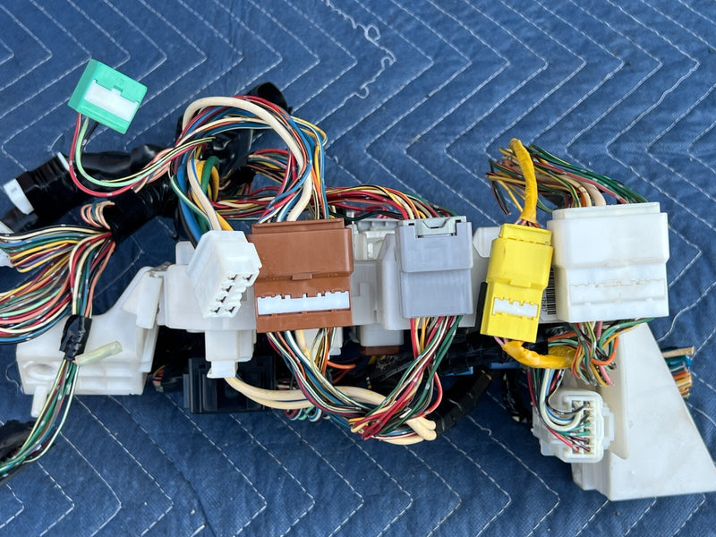 2010-2013 Suzuki SX4 Hatchback Interior Relay Fuse Box #1330CN
