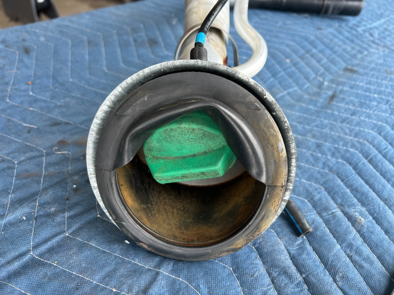 1989-1995 Volvo 740 940 Sedan Gas Fuel Tank Filler Neck 1389989 OEM #3711EM