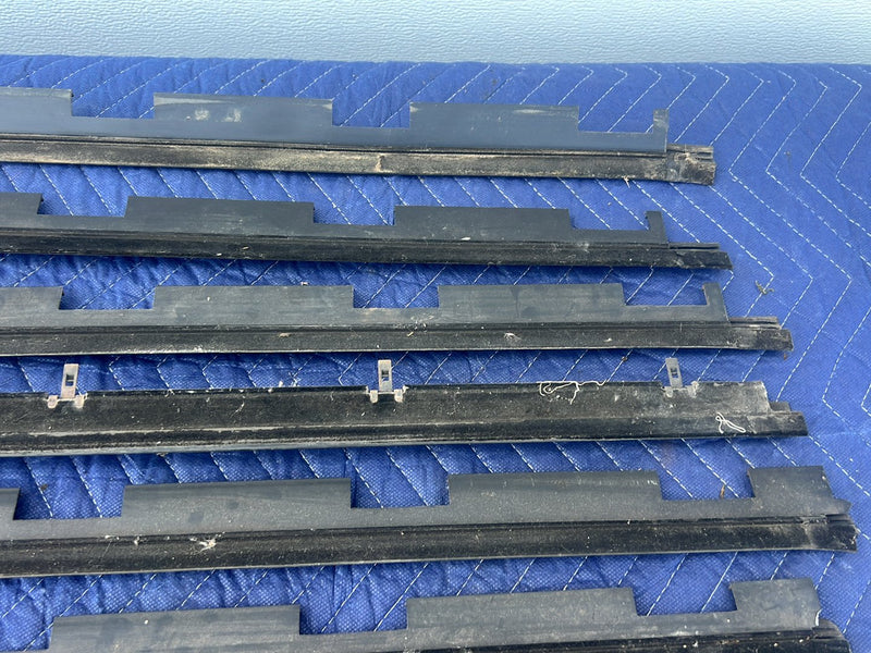 1988-2000 Chevrolet Silverado Left Right Door Window Scraper Edge OEM #5536EM