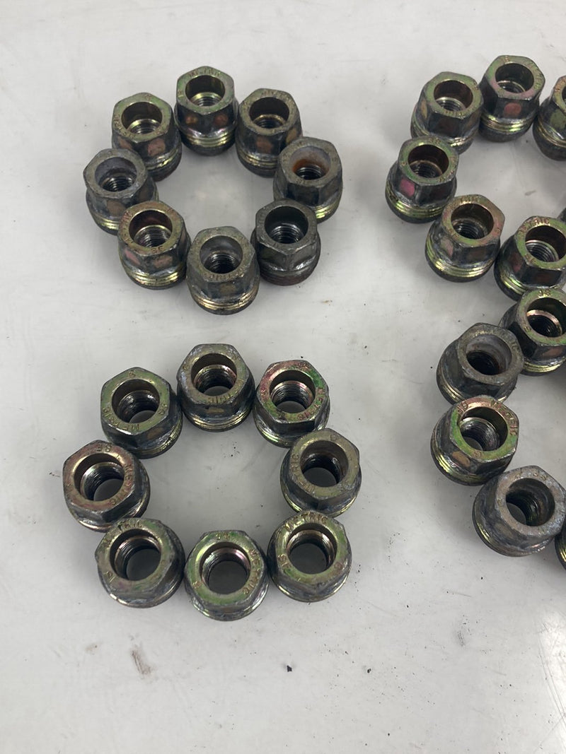 1995-1998 Chevrolet Silverado 2500 GMT400 Lug Nuts 32 Set 15646780 OEM