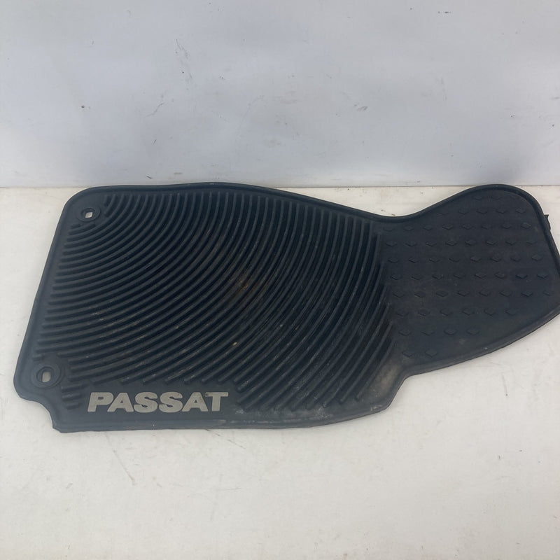 2001-2005 Volkswagen Passat Floor Mat Set Factory OEM #5564M