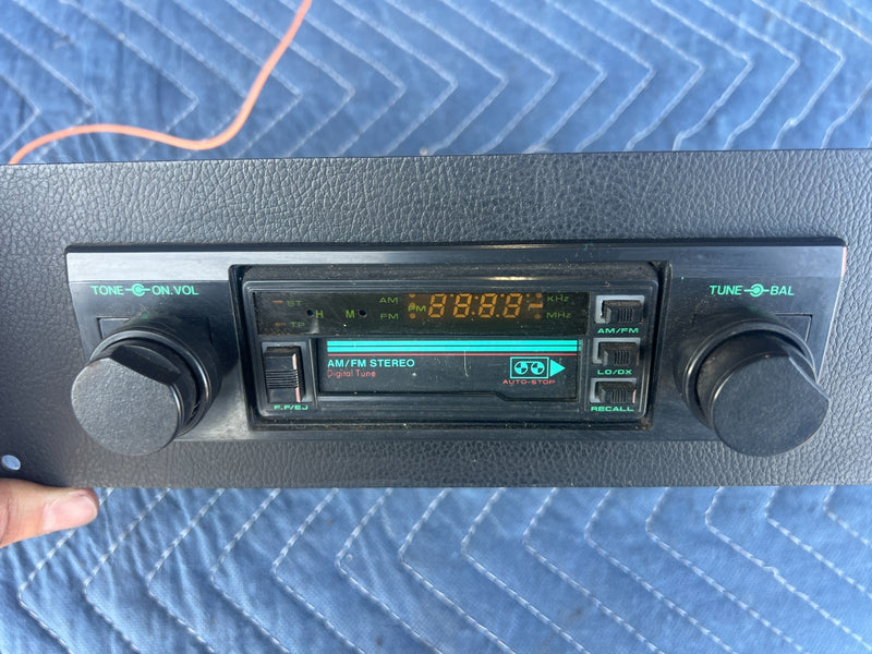 1967-1974 Volvo 140 142 144 145 Radio Stereo AM FM 340DGL Head Unit OEM #4907EM