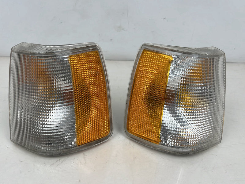 1990-1992 Volvo 740 745 940 Front Right & Left Turn Signal Light Lamp Pair OEM #5894EM
