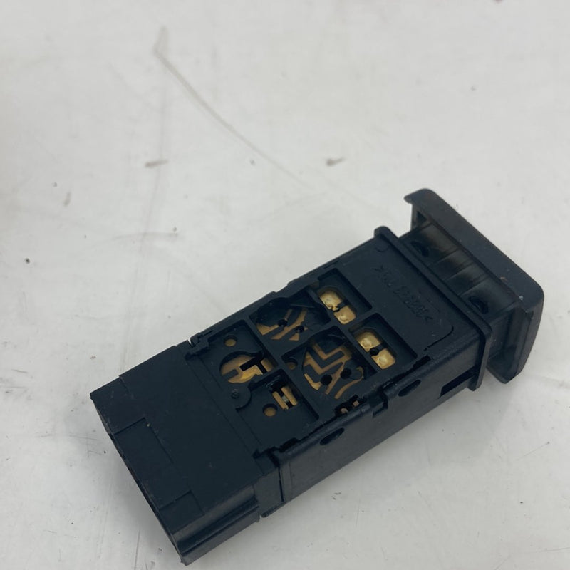 1999-2004 Land Rover Discovery II L550- Defrost Switch PN: 96553012 #5046M