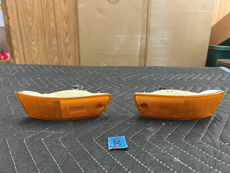 1995-1998 Acura TL LH & RH Lower Front Bumper Turn Signal Light Pair OEM #788EM