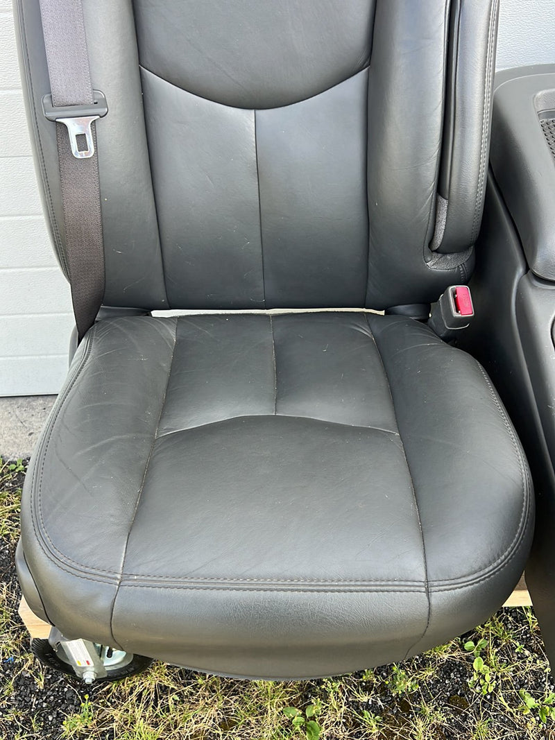 1999-2006 Chevrolet Silverado Front Seat Gray Leather Center Console OEM #5615EM