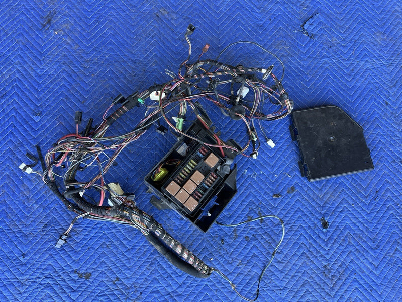 1998-2003 Jaguar XJR XJ8 X308 Rear Trunk Wiring Harness & Fuse Box OEM #4669E
