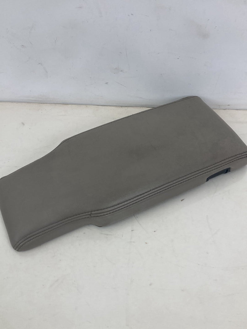 2002-2005 Lincoln Town Car Signature Armrest Center OEM #5126M
