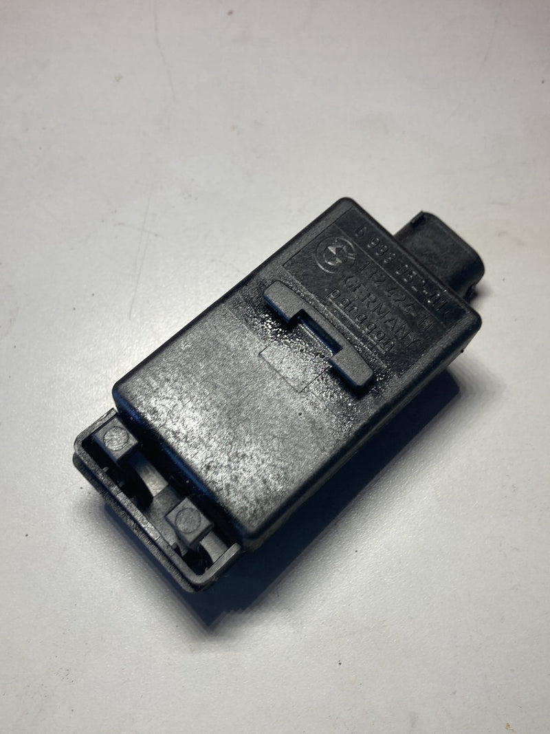 2003-07 BMW 545i E60- Ambient Temp Sensor Recirculating AC 6933052 132424 #4992M