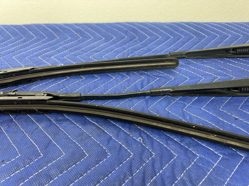 2005-2007 Volvo S60R S60 V70R LH & RH Windshield Wiper Arm Blade Pair OEM#1329EM