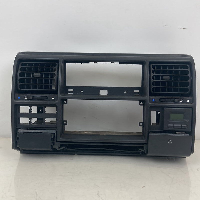 1999-2004 Land Rover Discovery II L550 Dash Trim Vent set Center OEM #5066M
