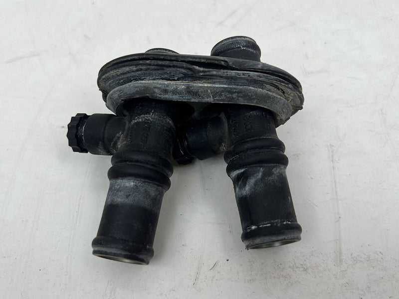 1996-2003 Audi S8 D2 A8 Coolant Release Valve Grommet Seal Rubber OEM #6541EM