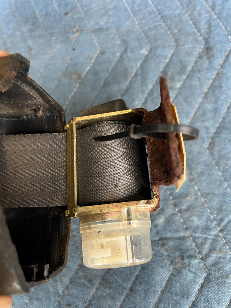1985-1988 Suzuki Samurai SJ413 Rear Seatbelt Set Pair Retractors 5332 #2327CN