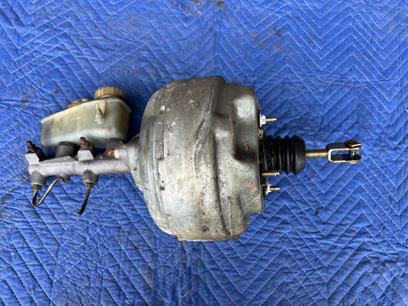 1992-1995 Volvo 940 740 Brake Booster & Master Cylinder Assembly OEM #3259EM
