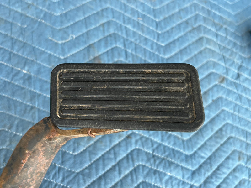 1999-2007 Chevy Silverado Gas Pedal Lever Pad Accelerator Assembly OEM #1564CN