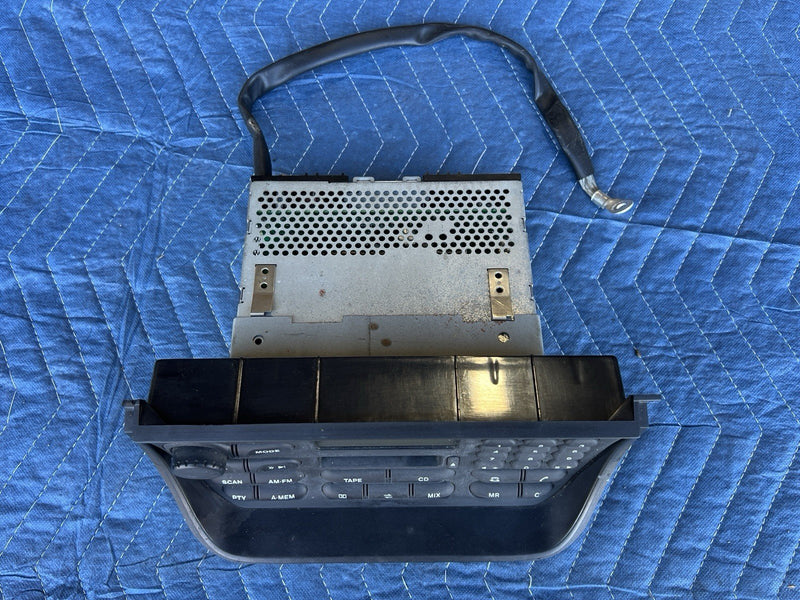 1998-2003 Jaguar XJR XJ8 AM FM Cassette Radio Receiver Player Dash OEM #4620E