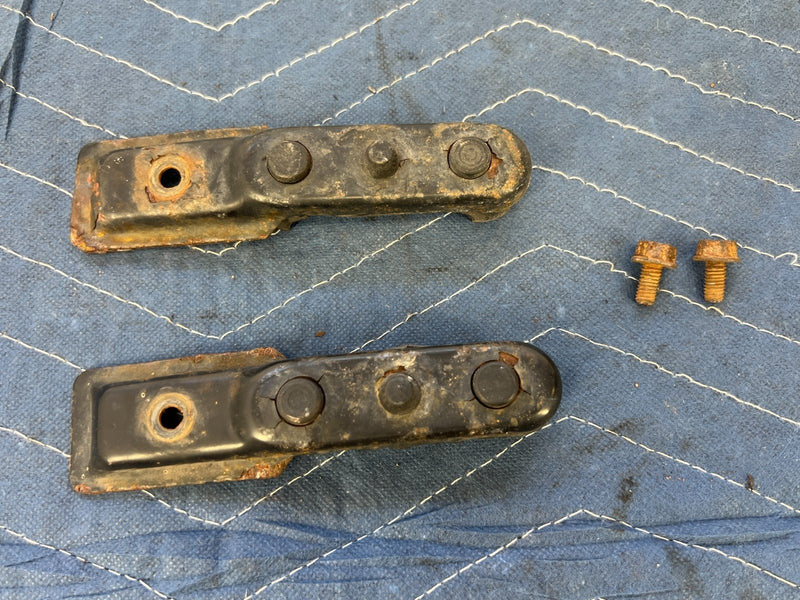 1992-1995 Volvo 940 740 Upper Radiator Support Bracket Mount Pair OEM #3181EM