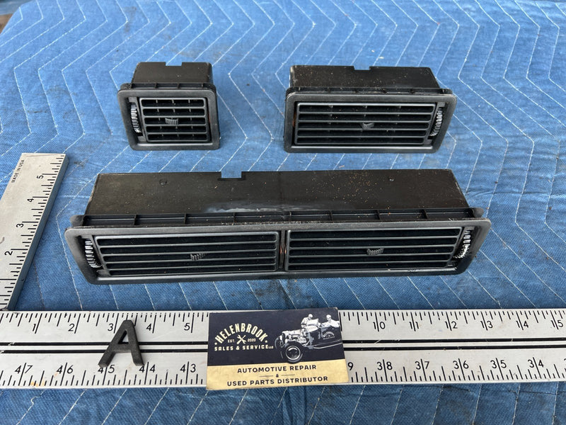 1989-1995 Volvo 740 940 Front Dash RH & LH Center Heat AC Vent Set OEM #3825EM
