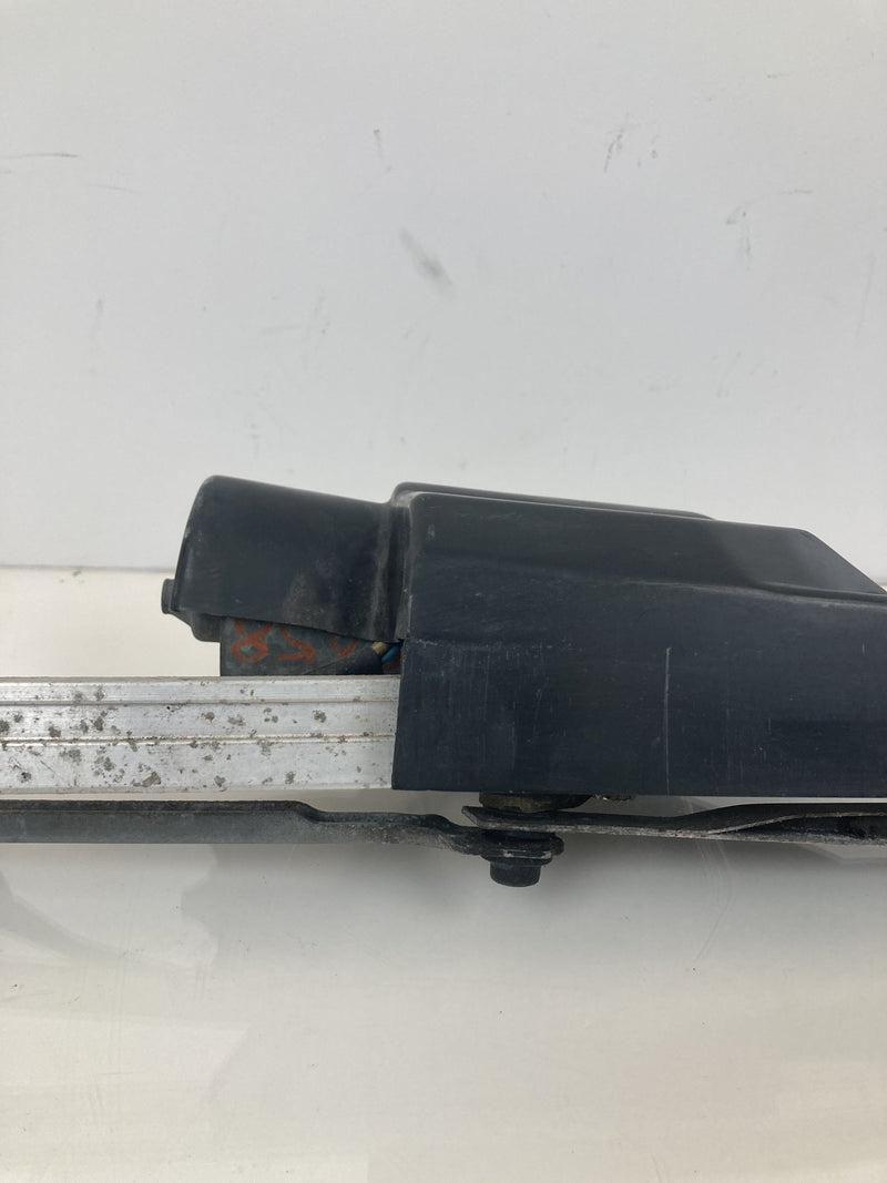 1992 Volvo 940 944 - Wiper Linkage PN: 1392140